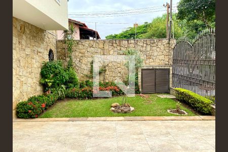 Casa à venda com 437m², 3 quartos e 4 vagas Casa à venda com 437m², 3 quartos e 4 vagasJardim