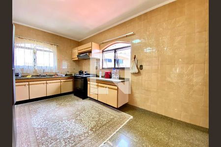 Casa à venda com 437m², 3 quartos e 4 vagas Casa à venda com 437m², 3 quartos e 4 vagasCozinha 1