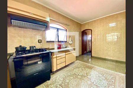 Casa à venda com 437m², 3 quartos e 4 vagas Casa à venda com 437m², 3 quartos e 4 vagasCozinha 1