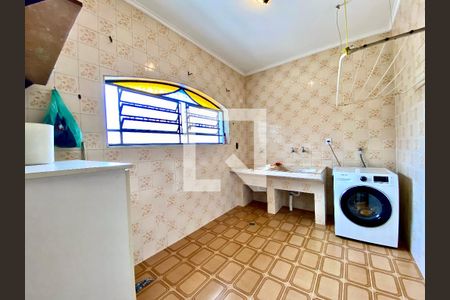 Casa à venda com 437m², 3 quartos e 4 vagas Casa à venda com 437m², 3 quartos e 4 vagasÁrea de Serviço