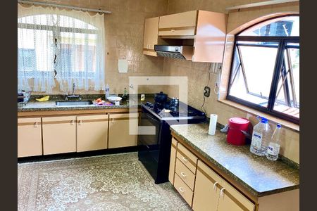 Casa à venda com 437m², 3 quartos e 4 vagas Casa à venda com 437m², 3 quartos e 4 vagasCozinha 1