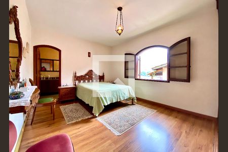 Casa à venda com 437m², 3 quartos e 4 vagas Casa à venda com 437m², 3 quartos e 4 vagasSuíte 2