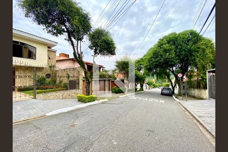 Casa à venda com 437m², 3 quartos e 4 vagas Casa à venda com 437m², 3 quartos e 4 vagasVista da Rua