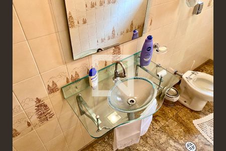 Casa à venda com 437m², 3 quartos e 4 vagas Casa à venda com 437m², 3 quartos e 4 vagasLavabo 1