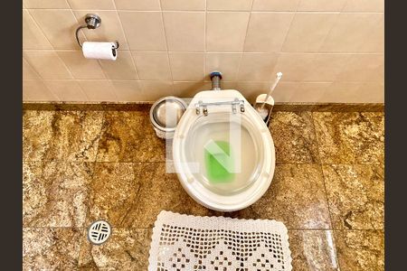 Casa à venda com 437m², 3 quartos e 4 vagas Casa à venda com 437m², 3 quartos e 4 vagasLavabo 1