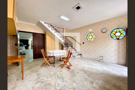 Casa à venda com 437m², 3 quartos e 4 vagas Casa à venda com 437m², 3 quartos e 4 vagasCozinha 2