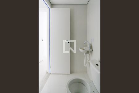 Apartamento à venda com 43m², 2 quartos e sem vaga Apartamento à venda com 43m², 2 quartos e sem vagaBanheiro