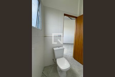 Banheiro de kitnet/studio para alugar com 1 quarto, 18m² em Cidade Ariston Estela Azevedo, Barueri