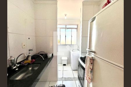 Cozinha  de apartamento à venda com 2 quartos, 90m² em Alvorada, Contagem