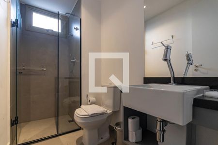 Banheiro de kitnet/studio para alugar com 1 quarto, 21m² em Indianópolis, São Paulo