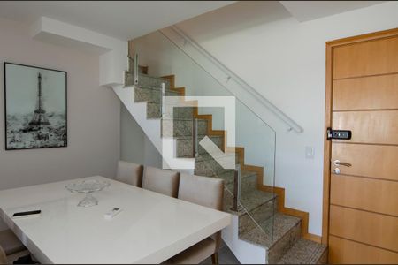 Escada de apartamento para alugar com 3 quartos, 295m² em Recreio dos Bandeirantes, Rio de Janeiro