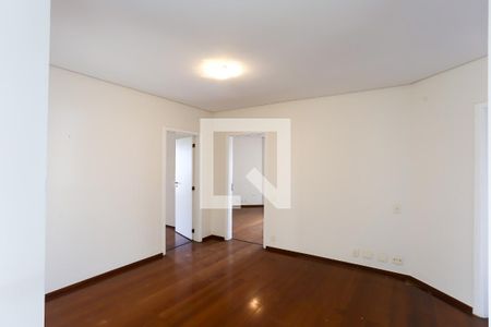 Corredor de apartamento para alugar com 5 quartos, 505m² em Paraíso do Morumbi, São Paulo