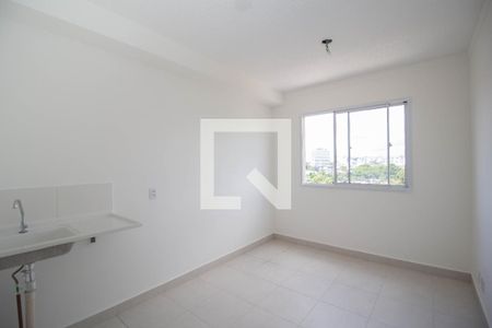 Sala/Cozinha de apartamento para alugar com 2 quartos, 32m² em Piqueri, São Paulo