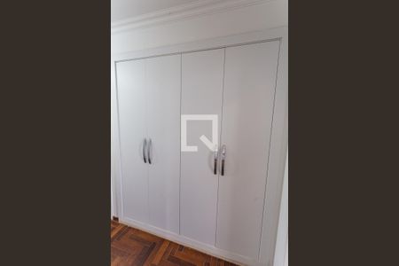 Rouparia de apartamento à venda com 4 quartos, 290m² em Serra, Belo Horizonte