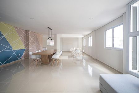 Apartamento à venda com 46m², 2 quartos e 1 vaga Apartamento à venda com 46m², 2 quartos e 1 vagaÁrea comum - Salão de festas