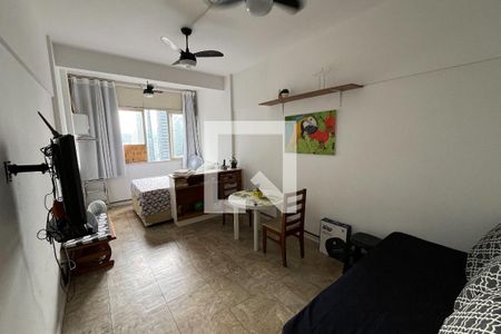 Sala / quarto de apartamento para alugar com 1 quarto, 33m² em Centro, Rio de Janeiro