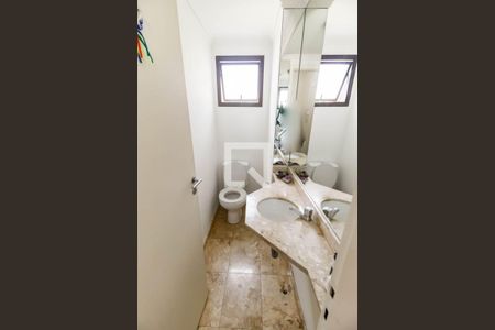 Lavabo de apartamento para alugar com 3 quartos, 108m² em Vila Suzana, São Paulo