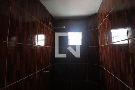 Banheiro de casa para alugar com 1 quarto, 50m² em Vila Paulicéia, São Paulo