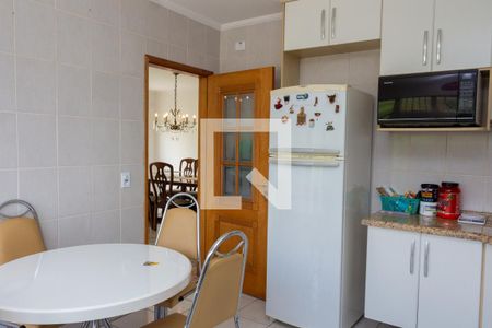 Casa à venda com 228m², 4 quartos e 5 vagas Casa à venda com 228m², 4 quartos e 5 vagasCozinha