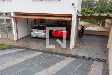 Casa à venda com 228m², 4 quartos e 5 vagas Casa à venda com 228m², 4 quartos e 5 vagasÁrea externa