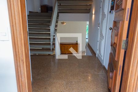 Casa à venda com 228m², 4 quartos e 5 vagas Casa à venda com 228m², 4 quartos e 5 vagasÁrea externa