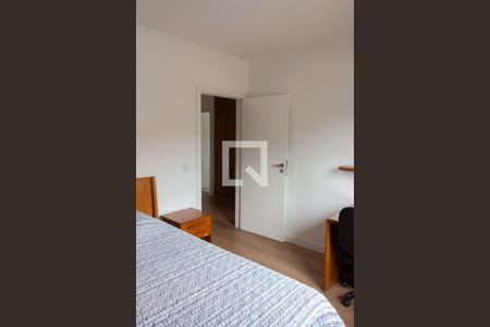 Casa à venda com 228m², 4 quartos e 5 vagas Casa à venda com 228m², 4 quartos e 5 vagasQuarto 2