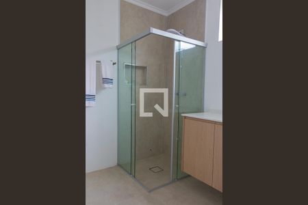 Casa à venda com 228m², 4 quartos e 5 vagas Casa à venda com 228m², 4 quartos e 5 vagasBanheiro 2