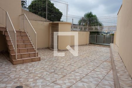 Casa à venda com 228m², 4 quartos e 5 vagas Casa à venda com 228m², 4 quartos e 5 vagasÁrea externa