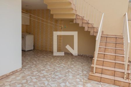 Casa à venda com 228m², 4 quartos e 5 vagas Casa à venda com 228m², 4 quartos e 5 vagasÁrea externa