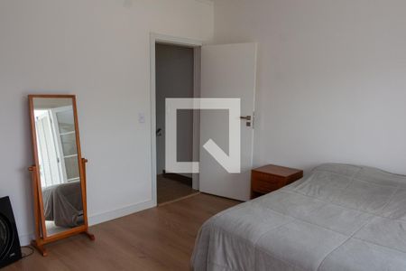 Casa à venda com 228m², 4 quartos e 5 vagas Casa à venda com 228m², 4 quartos e 5 vagasQuarto 4