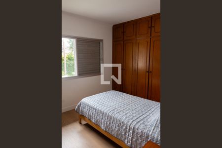 Casa à venda com 228m², 4 quartos e 5 vagas Casa à venda com 228m², 4 quartos e 5 vagasQuarto 2