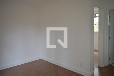 Sala de apartamento à venda com 2 quartos, 60m² em Cabral, Contagem