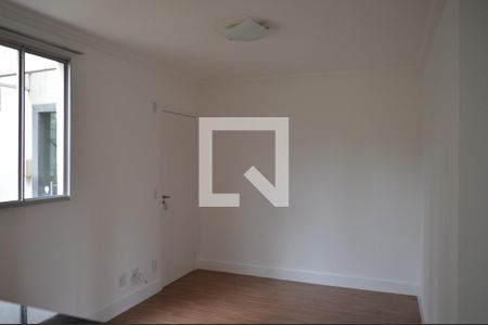 Sala de apartamento à venda com 2 quartos, 60m² em Cabral, Contagem