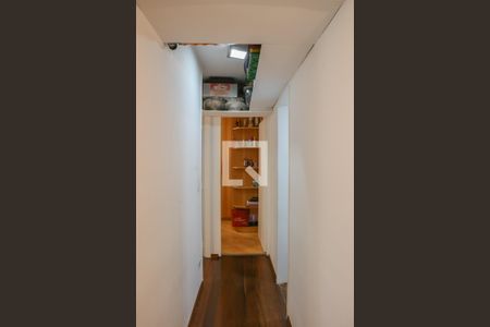 Corredor de apartamento para alugar com 2 quartos, 58m² em Alto de Pinheiros, São Paulo