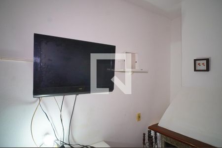 Sala - Quarto - TV de kitnet/studio para alugar com 1 quarto, 35m² em Lagoa da Conceição, Florianópolis