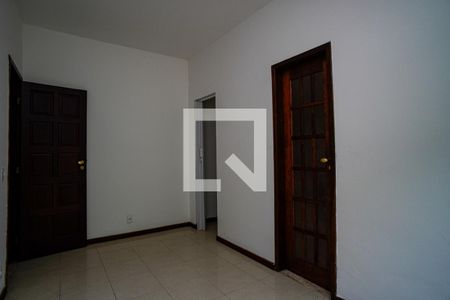 Quarto de casa de condomínio para alugar com 4 quartos, 358m² em Piratininga, Niterói