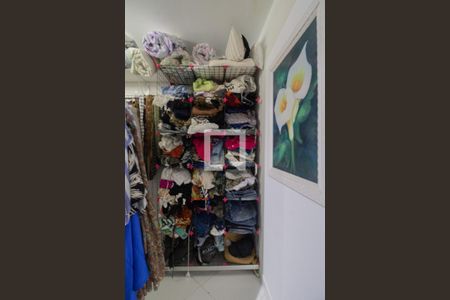 Closet da suíte 1 de casa de condomínio à venda com 4 quartos, 200m² em Vargem Grande, Rio de Janeiro
