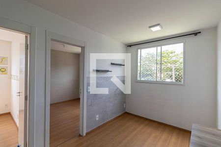 Sala/Cozinha/Área de Serviço de apartamento para alugar com 2 quartos, 38m² em Vila Nhocune, São Paulo