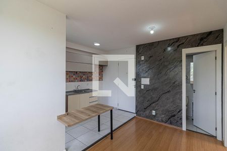 Sala/Cozinha/Área de Serviço de apartamento para alugar com 2 quartos, 38m² em Vila Nhocune, São Paulo