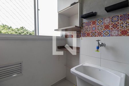 Sala/Cozinha/Área de Serviço de apartamento para alugar com 2 quartos, 38m² em Vila Nhocune, São Paulo