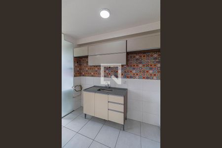 Sala/Cozinha/Área de Serviço de apartamento para alugar com 2 quartos, 38m² em Vila Nhocune, São Paulo