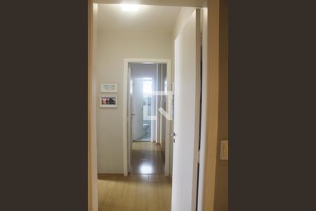 Corredor de acesso aos quartos de apartamento à venda com 3 quartos, 87m² em Vila da Serra, Nova Lima