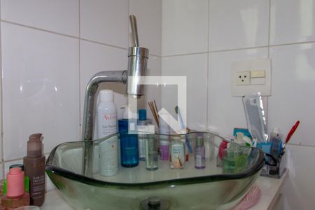 Apartamento à venda com 54m², 2 quartos e 1 vaga Apartamento à venda com 54m², 2 quartos e 1 vagaBanheiro da Suíte 1