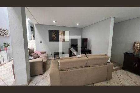 Sala de TV de casa à venda com 3 quartos, 289m² em Vila Madalena, São Paulo