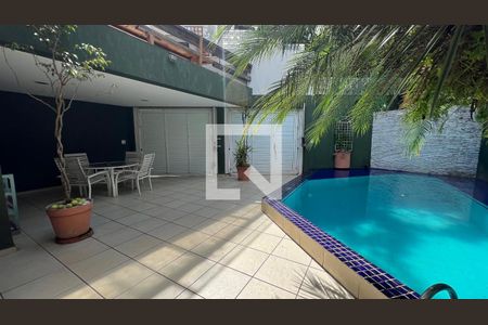 Garagem de casa à venda com 3 quartos, 289m² em Vila Madalena, São Paulo