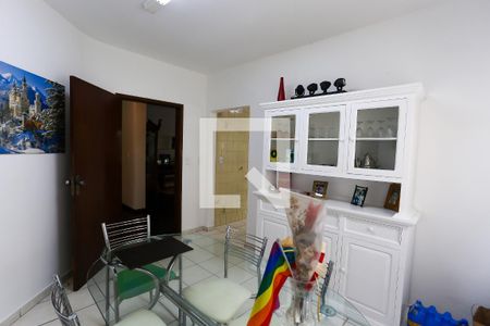 Casa à venda com 308m², 3 quartos e 4 vagas Casa à venda com 308m², 3 quartos e 4 vagascopa