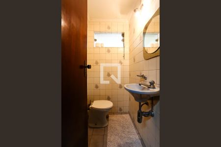 Casa à venda com 308m², 3 quartos e 4 vagas Casa à venda com 308m², 3 quartos e 4 vagasBanheiro