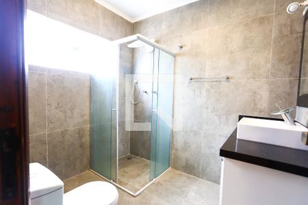 Casa à venda com 308m², 3 quartos e 4 vagas Casa à venda com 308m², 3 quartos e 4 vagasBanheiro da Suíte 1