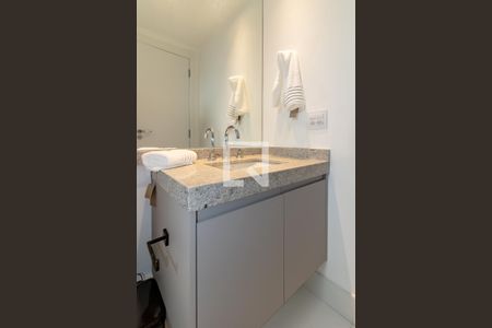 Banheiro de kitnet/studio à venda com 1 quarto, 26m² em Vila Nova Conceição, São Paulo