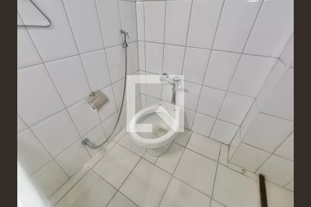 Studio banheiro social  de apartamento à venda com 1 quarto, 30m² em Copacabana, Rio de Janeiro